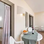 Seaside Heaven - Da Rocha