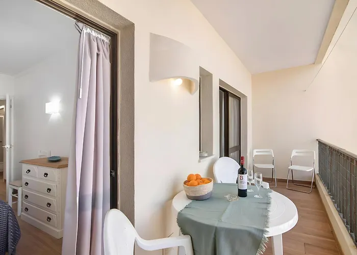 Seaside Heaven - Da Rocha