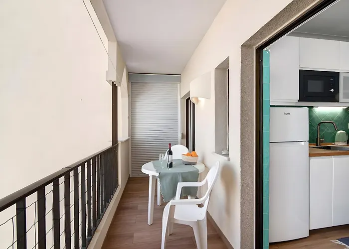 Seaside Heaven - Da Rocha